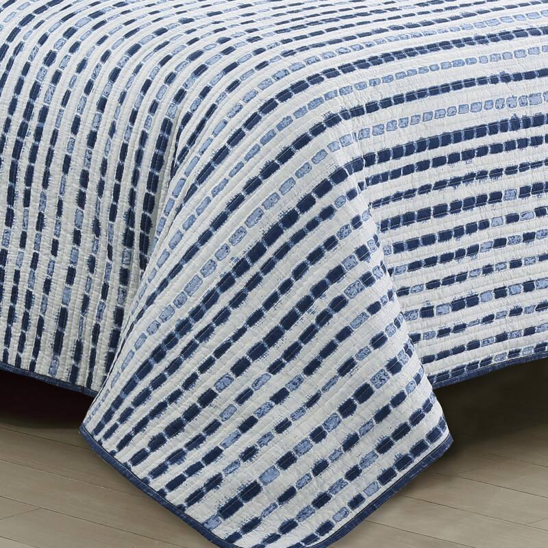 Porch & Den Peppertree Textured Stripe Pattern Quilt Set