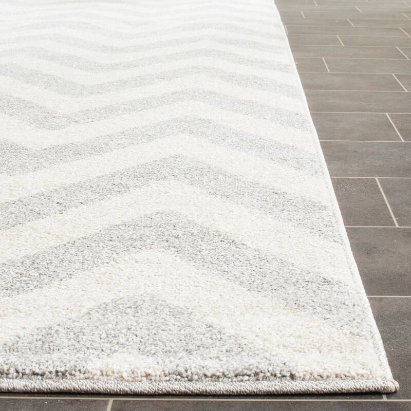 SAFAVIEH Amherst Rinny Modern Rug