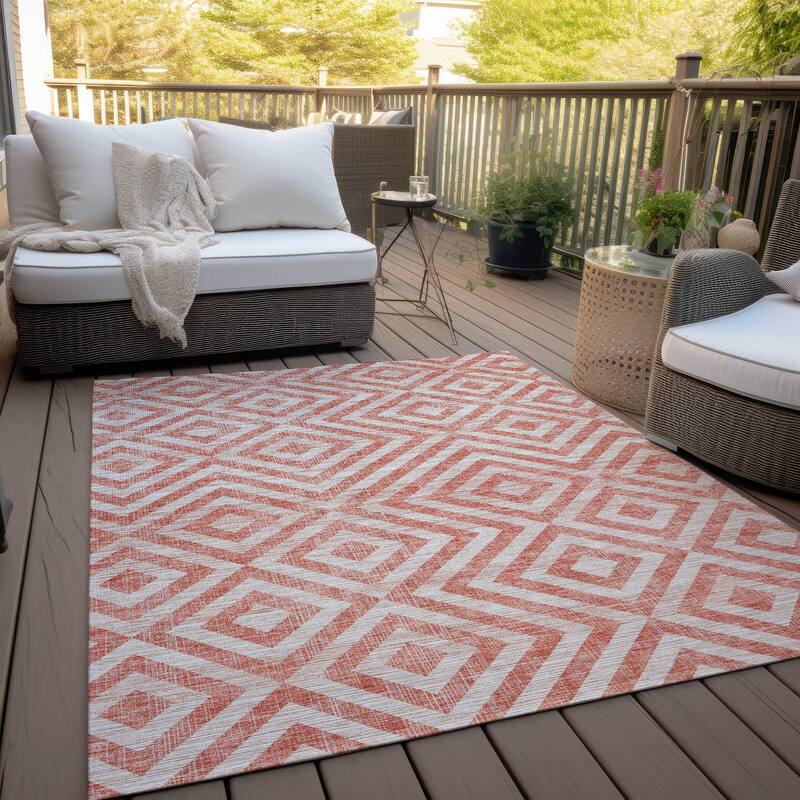 Machine Washable Indoor/ Outdoor Chantille Geo Diamond Rug