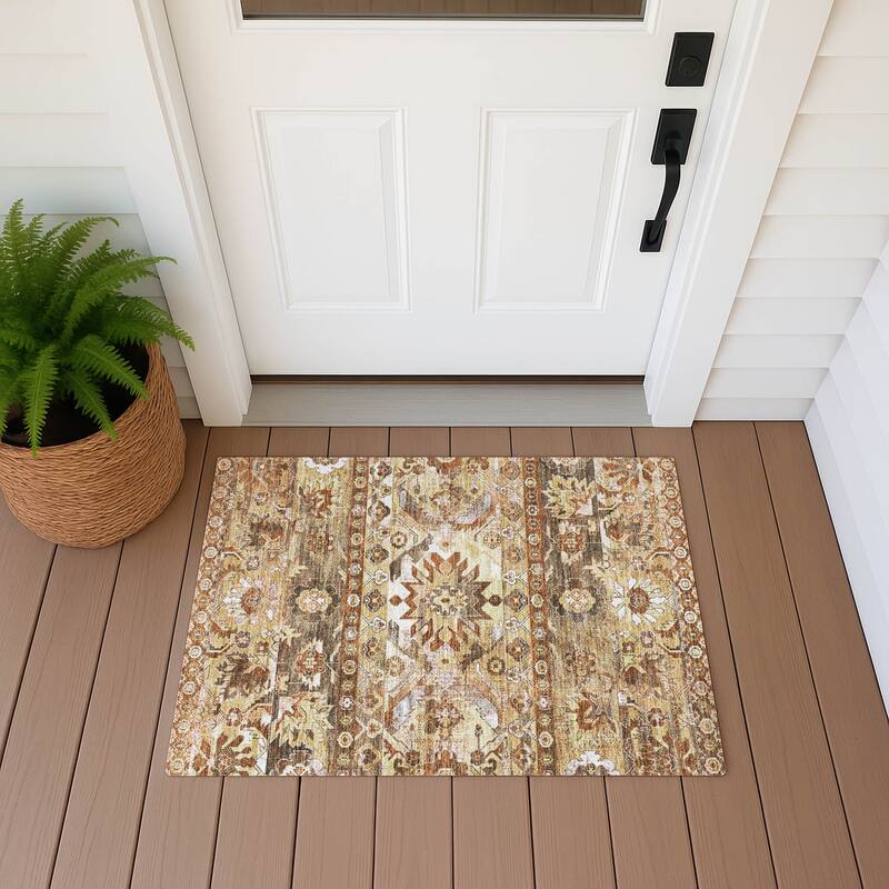 Machine Washable Indoor/ Outdoor Traditional Hudson Chantille Rug - Gold - 1'8" x 2'6"