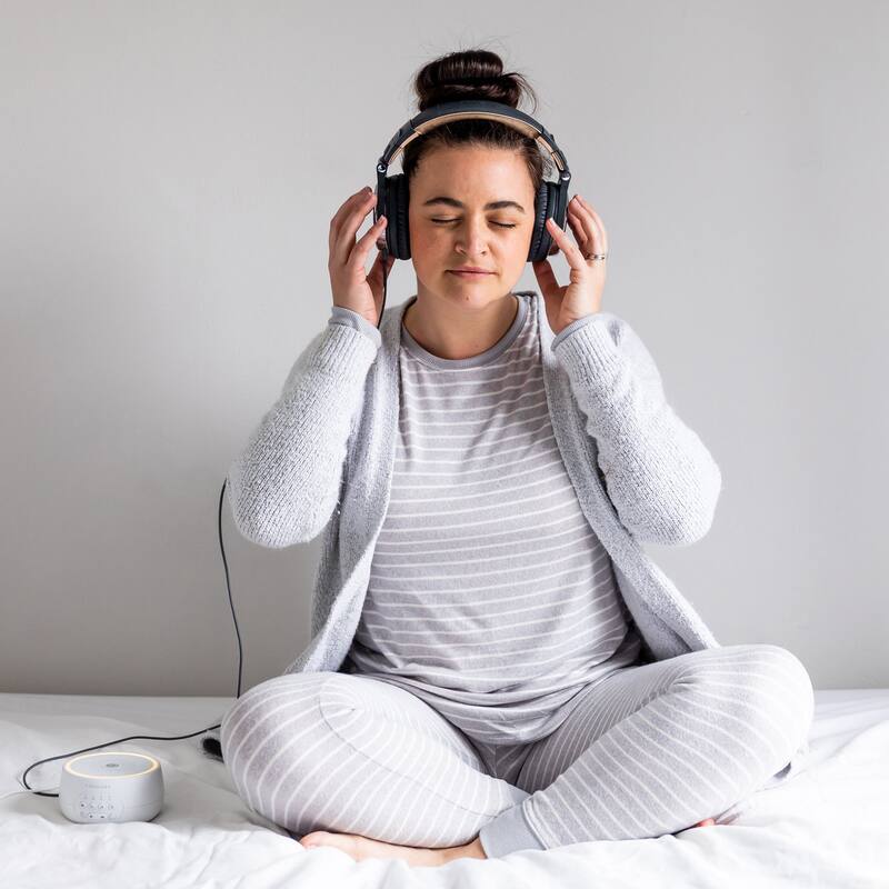 Yogasleep Dreamcenter Multi-Sound Machine with Night Light - White