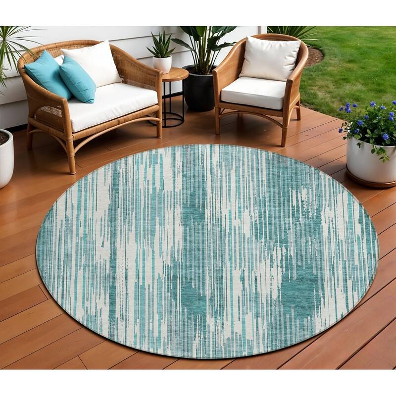 HomeRoots Striped Transitional Rectangle Outdoor Rug - 8' Round