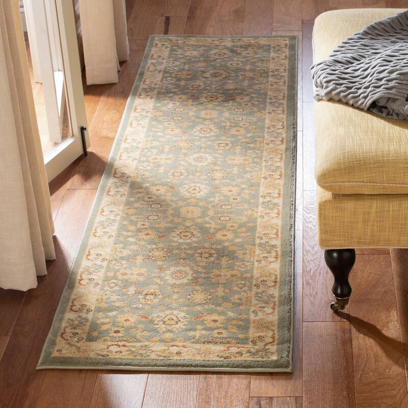 SAFAVIEH Heirloom Quinn Traditional Oriental Rug - 2'3" x 8' Runner - Blue/Creme