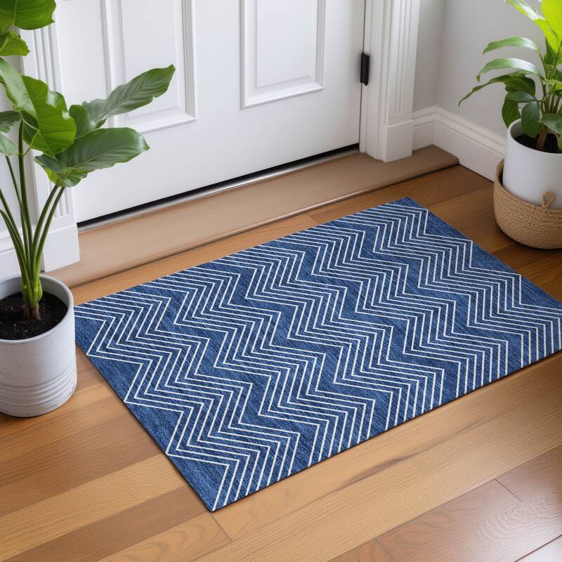 Machine Washable Indoor/ Outdoor Modern Chevron Chantille Rug