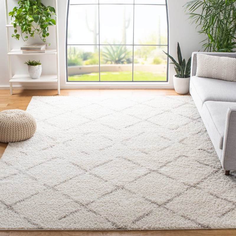 SAFAVIEH Arizona Shag Ghinwa 1.2-inch Thick Rug - 6'7" x 9'2" - Ivory/Beige