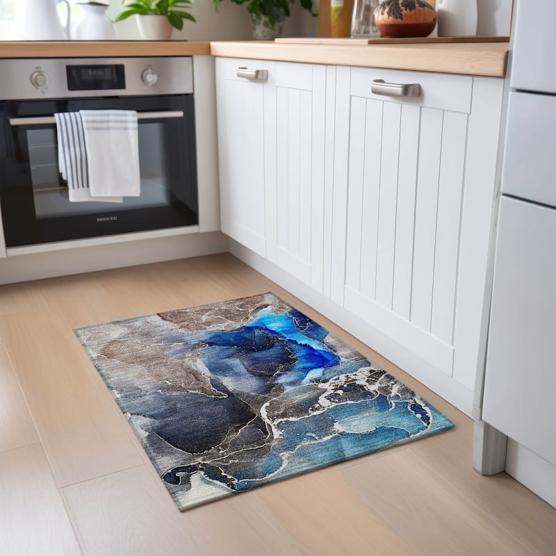 Machine Washable Indoor/ Outdoor Chantille Abstract Navy Rug - Navy - 1'8" x 2'6"