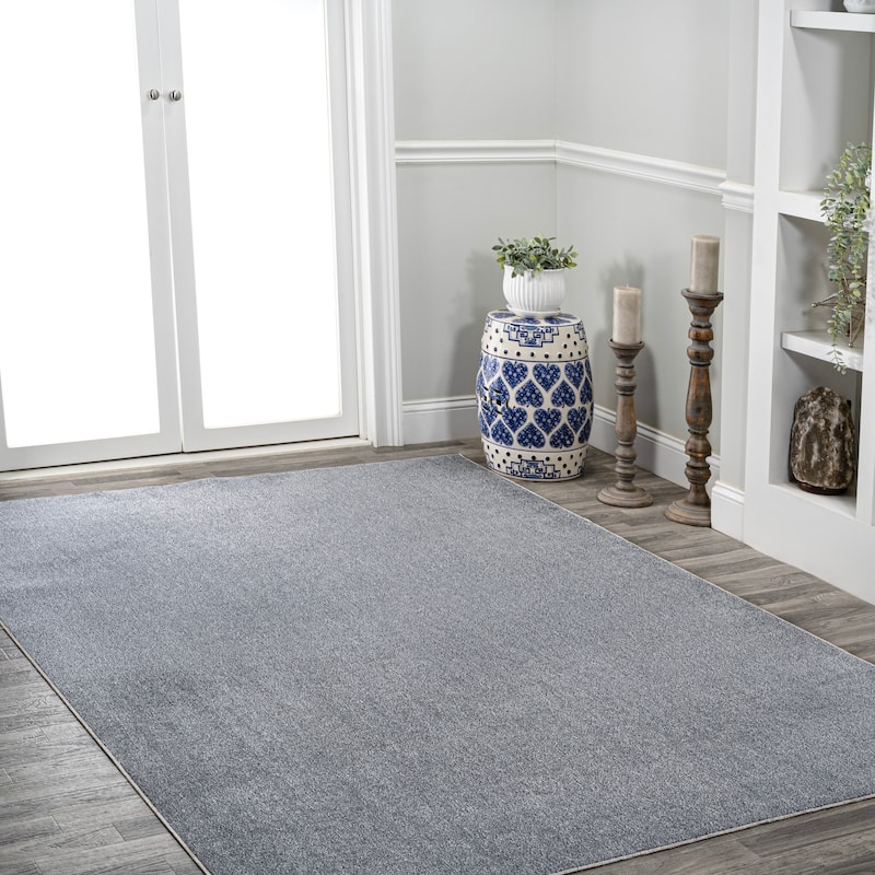 JONATHAN Y Fawning Classic Solid Low-Pile Machine-Washable Terra Area Rug