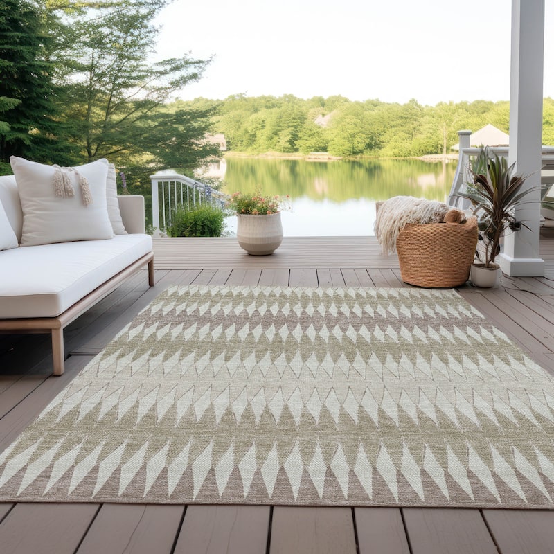 Machine Washable Indoor/ Outdoor Chantille Contemporary Geo Rug - Taupe - 2'6" x 3'10"