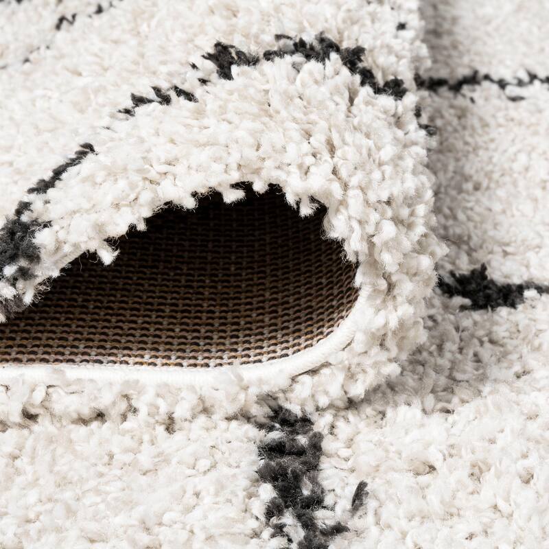 JONATHAN Y Nova Moroccan Diamond Shag Area Rug