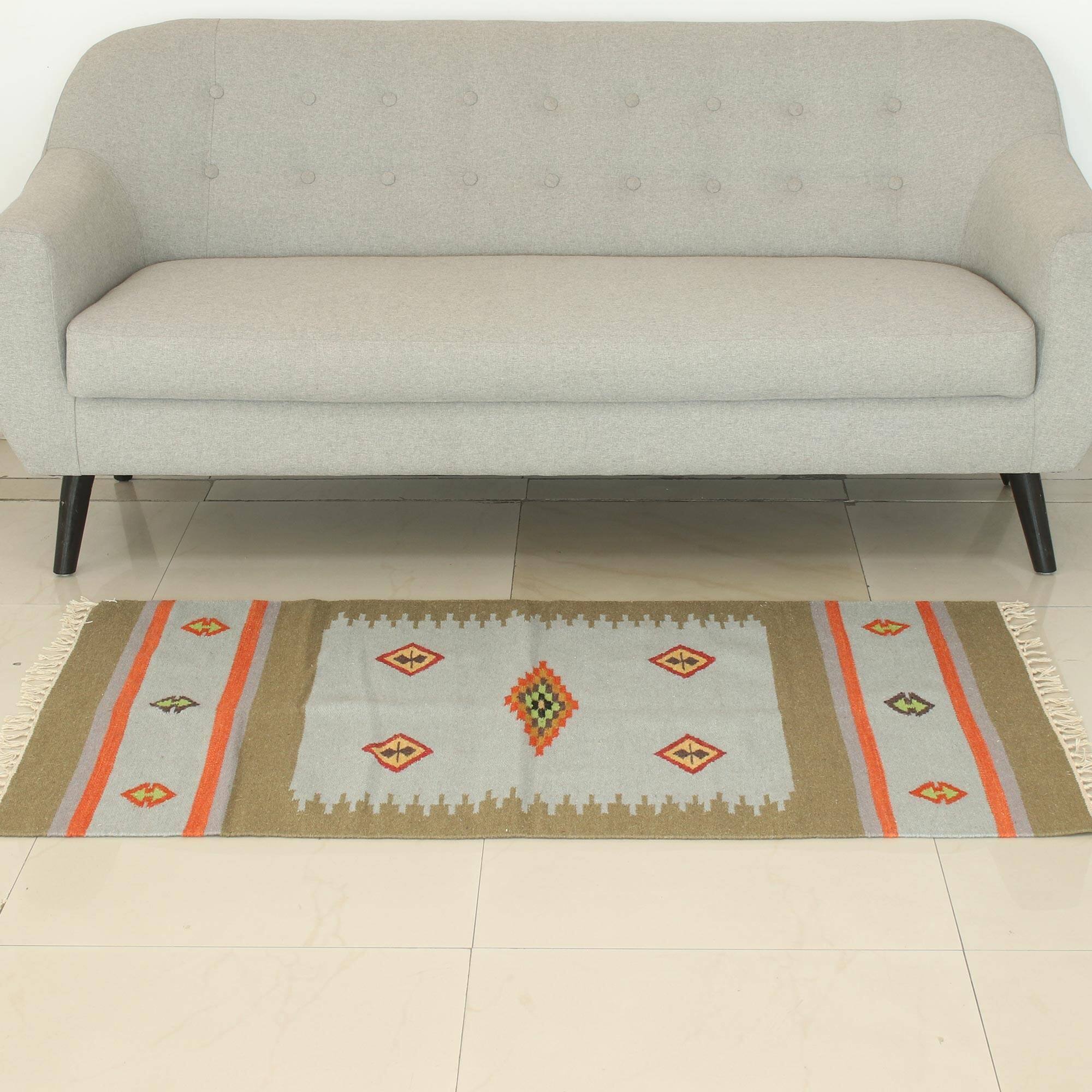 Handmade Creative Fusion Wool dhurrie rug (India) Big Bed Bath