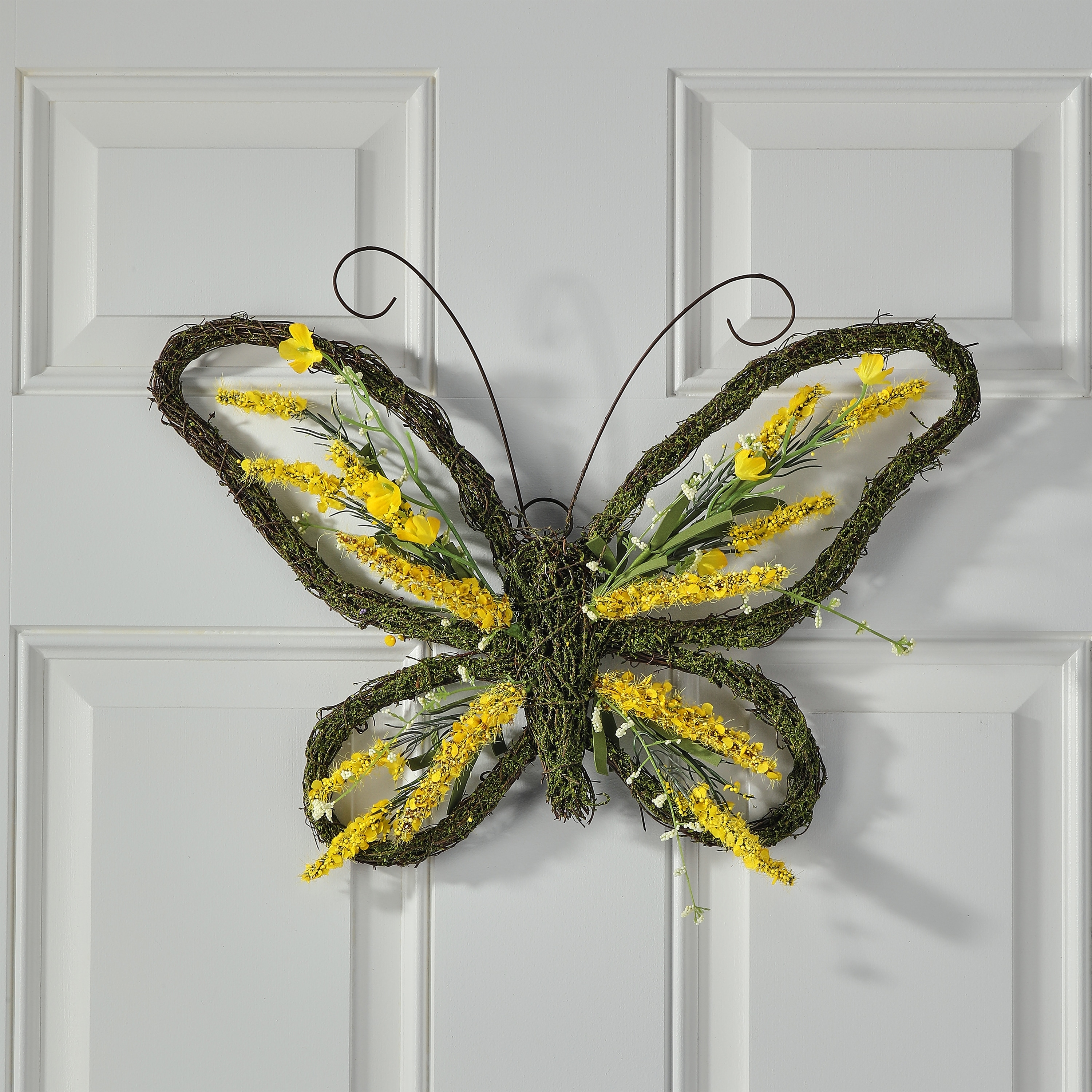 18" Floral Twig/Moss Butterfly Wreath