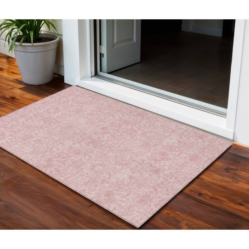 HomeRoots Floral Transitional Rectangle Outdoor Rug - 3' x 5'