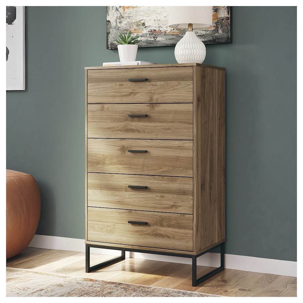 Signature Design by Ashley Deanlow Honey Chest of Drawers