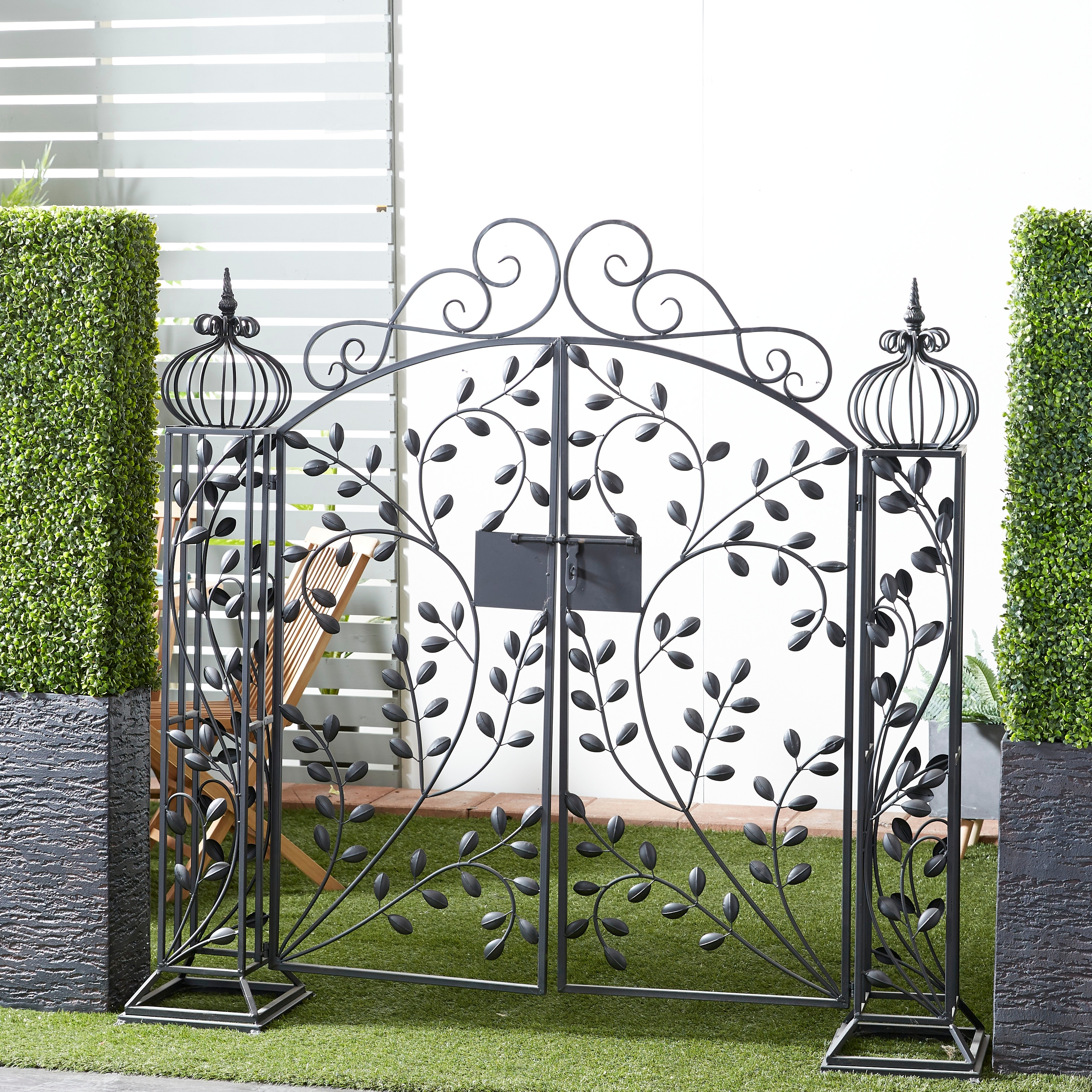 Black Metal Indoor Outdoor Scrollwork Arched Gate Garden Arbor with Vines and Latch Lock Closure
