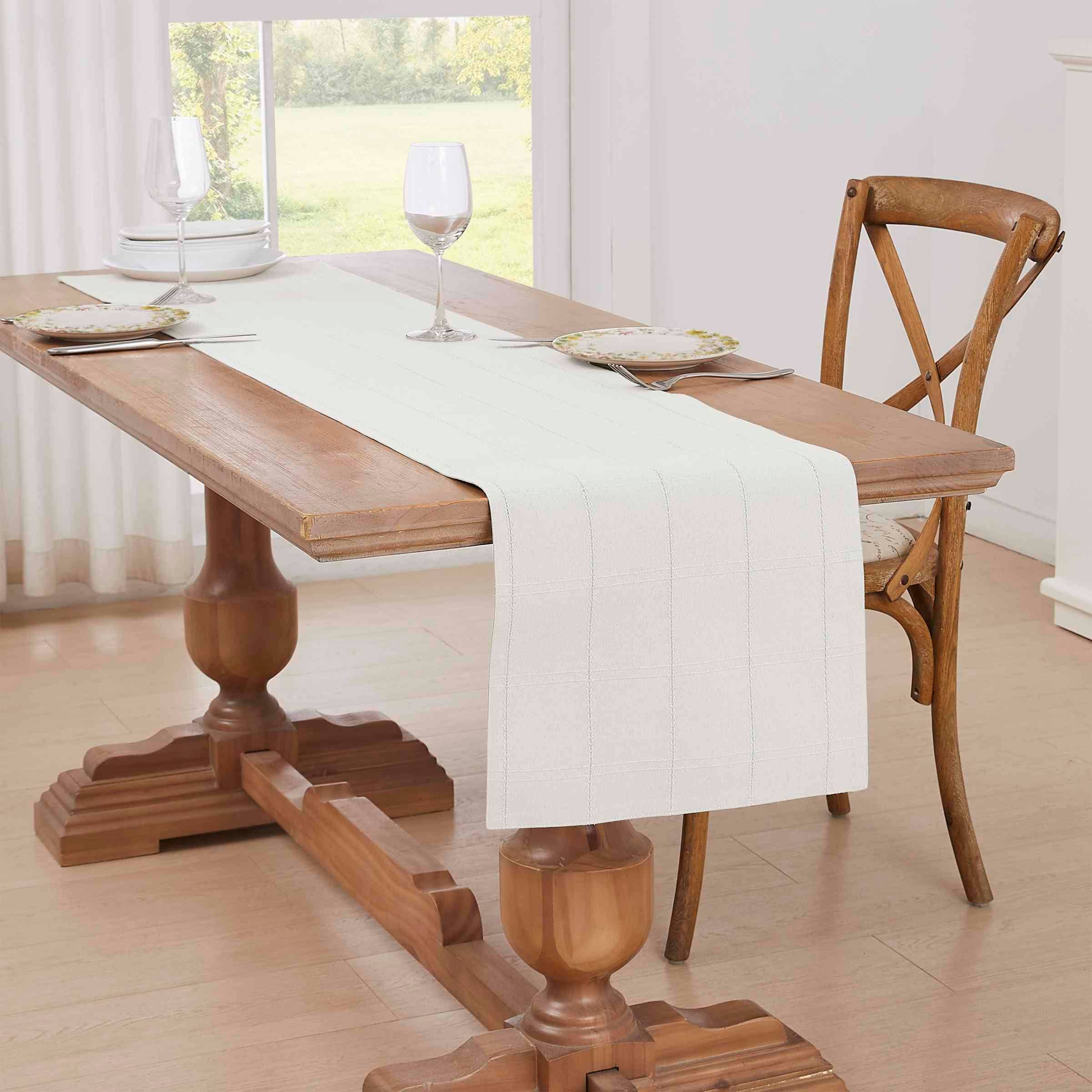 Izod Chadwick White 72" Runner