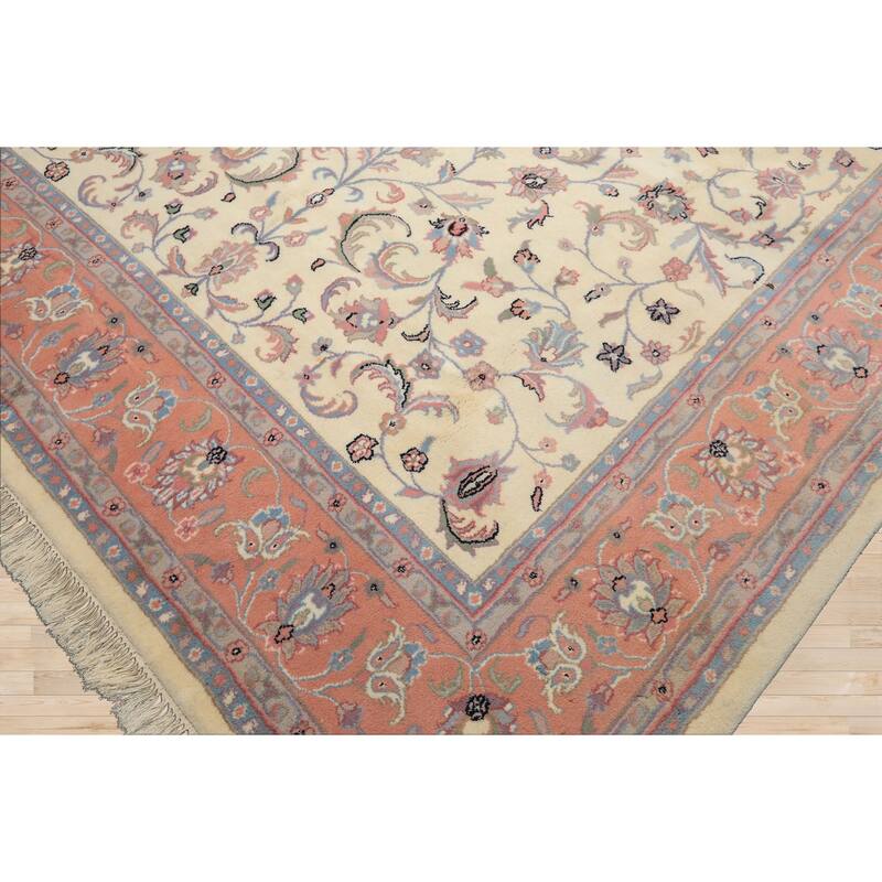 7'10''x9'10'' Hand Knotted Wool Ivory Kashaan Traditional Botanical Area Rug - 7' 10'' x 9' 10''