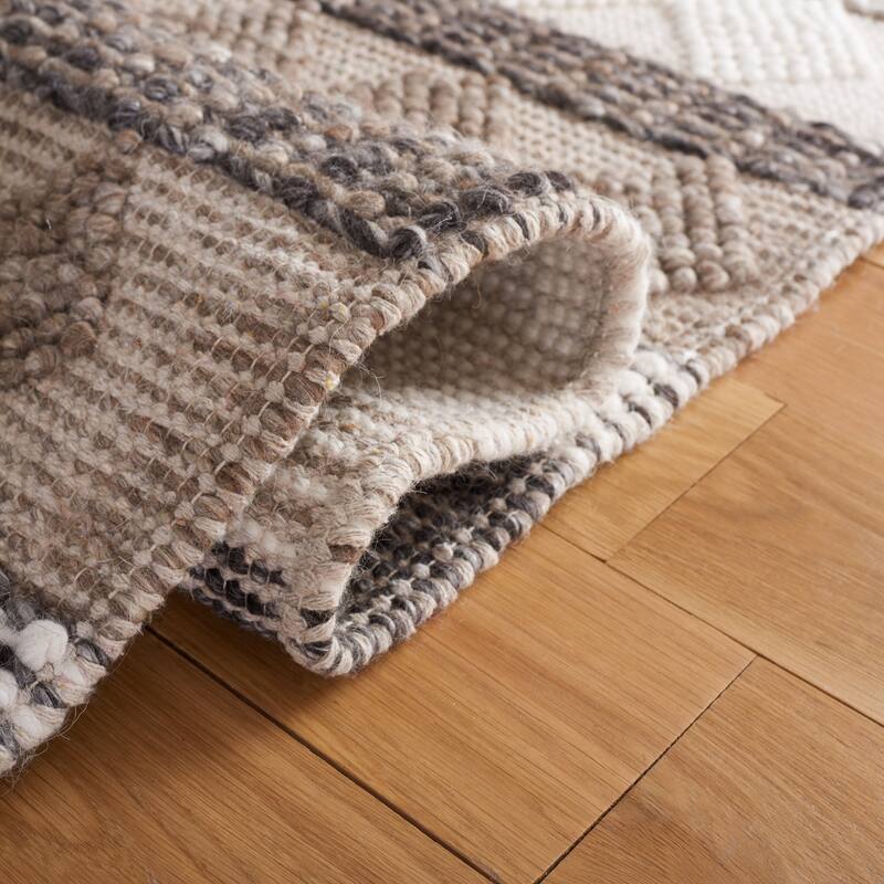 SAFAVIEH Handmade Natura Danah Wool Rug