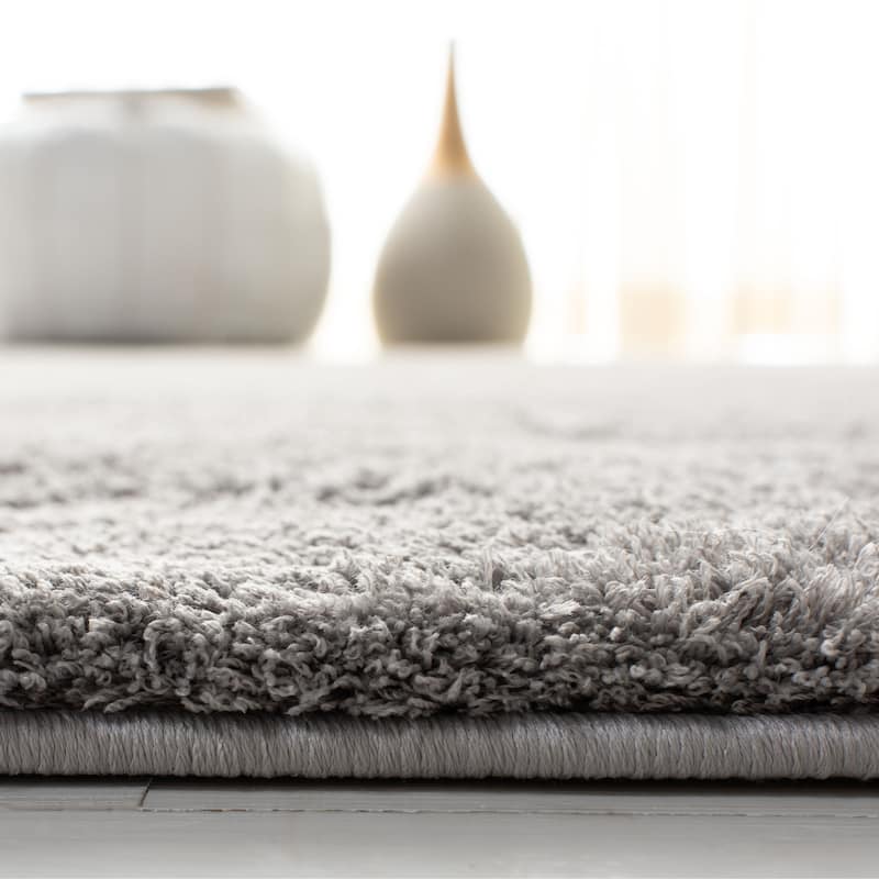 SAFAVIEH Velvet Shag Eusebia Solid Polyester Rug