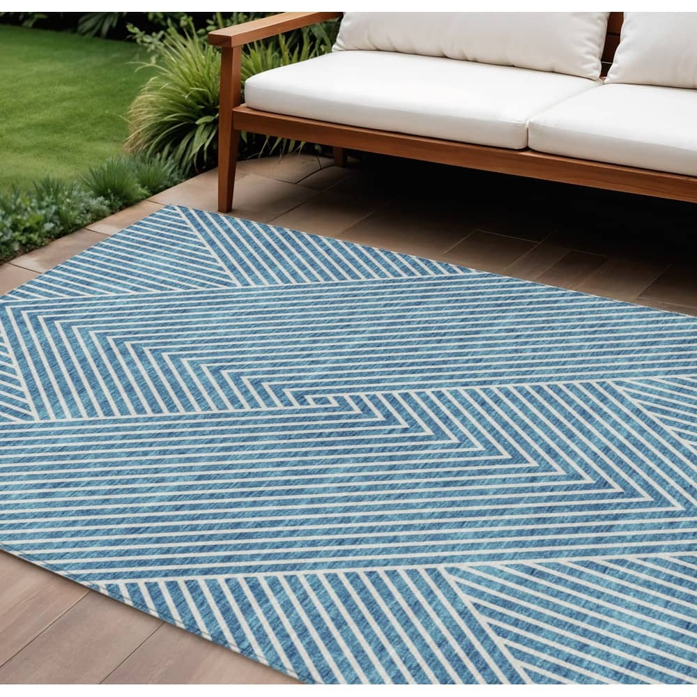 HomeRoots Geometric Transitional Rectangle Outdoor Rug