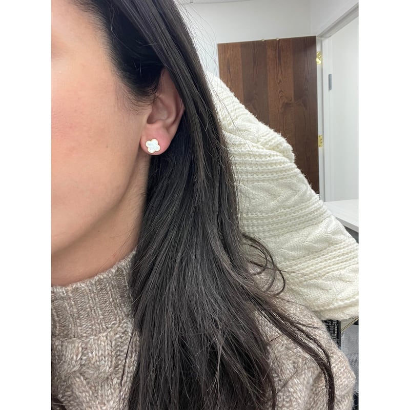 Italian Gold 14K Yellow Gold Mother of Pearl Clover Stud Earrings 10mm 0.70 grams