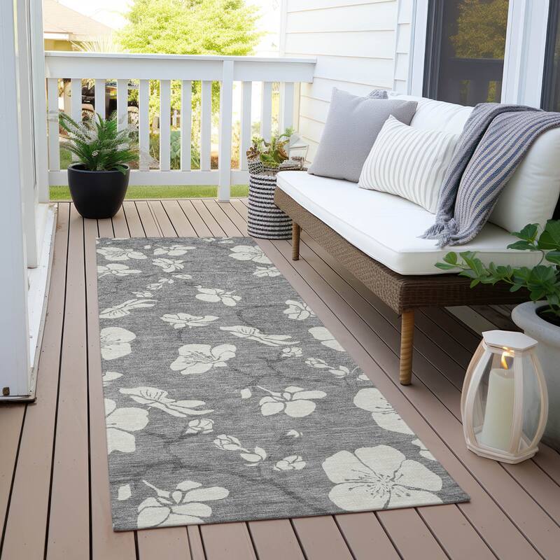 Machine Washable Indoor/ Outdoor Calm Floral Chantille Rug