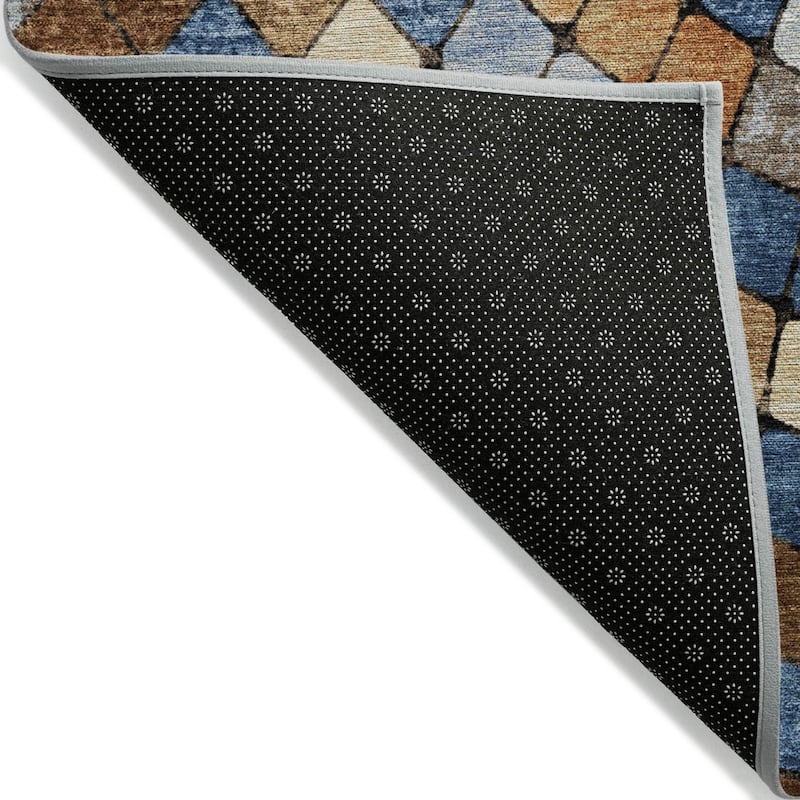 Machine Washable Indoor/Outdoor Contemporary Pinwheel Chantille Rug