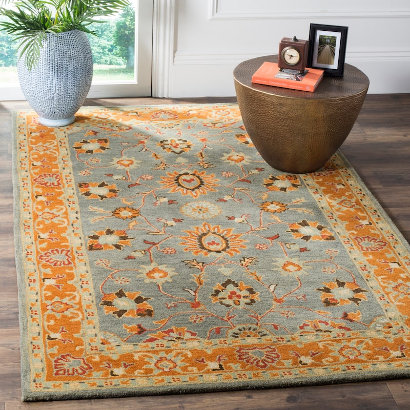SAFAVIEH Handmade Heritage Liana Traditional Oriental Wool Rug