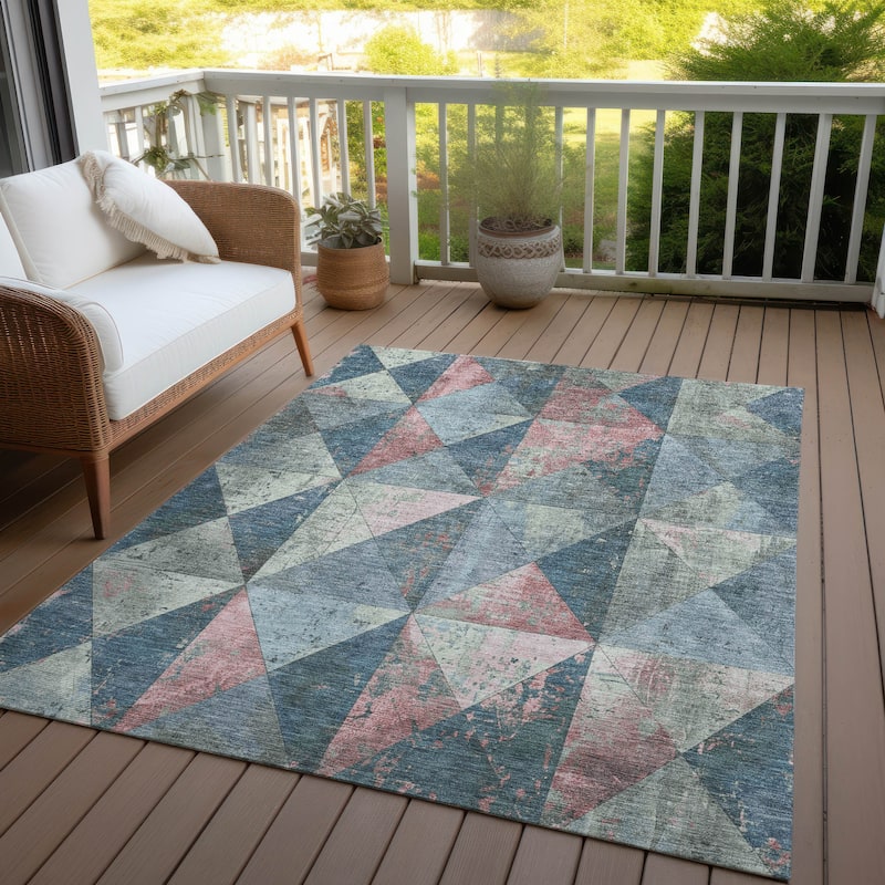 Machine Washable Indoor/ Outdoor Contemporary Diamonds Chantille Rug