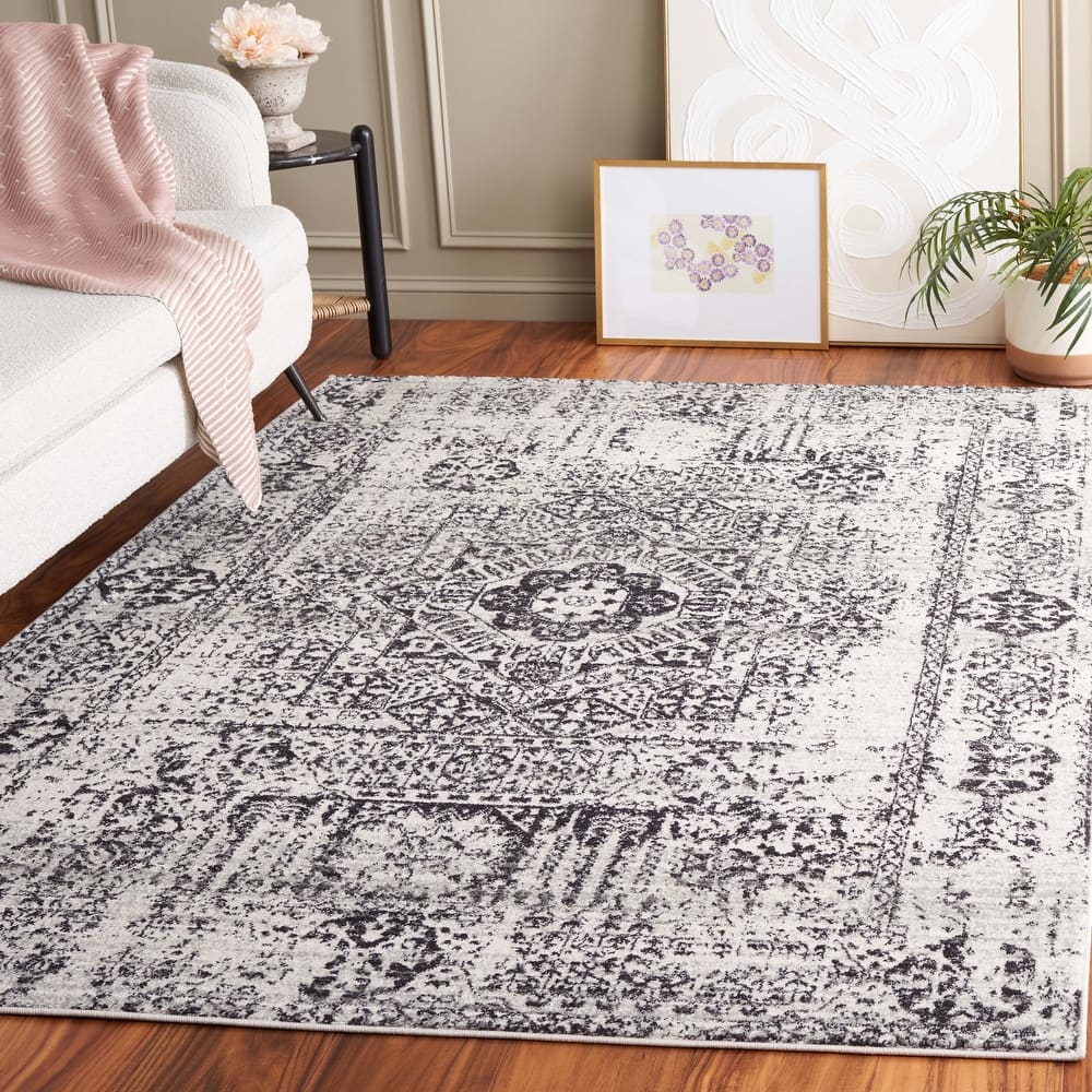 SAFAVIEH Evoke Gioia Vintage Boho Medallion Distressed Rug
