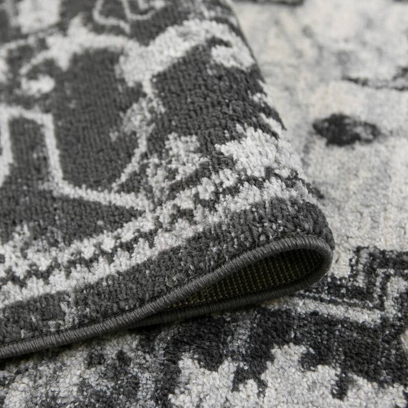 Alvia Yana Medallion Area Rug