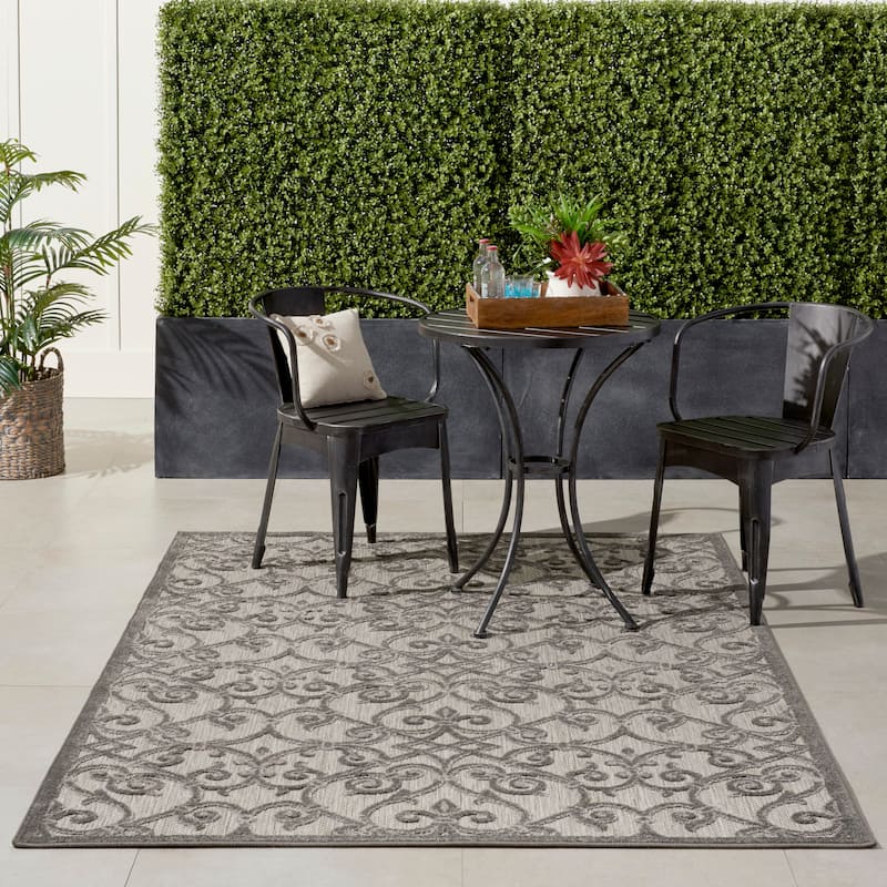 Nourison Aloha Transitional Scroll Indoor/Outdoor Damask Rug