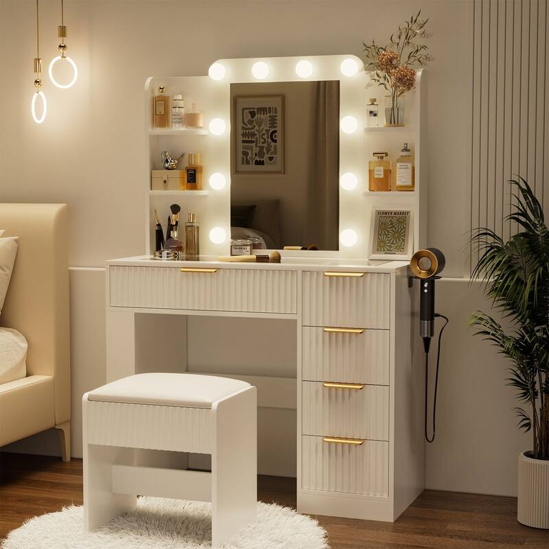 Meyreso Vanity Set With Lighted Mirror - White - 5-drawer