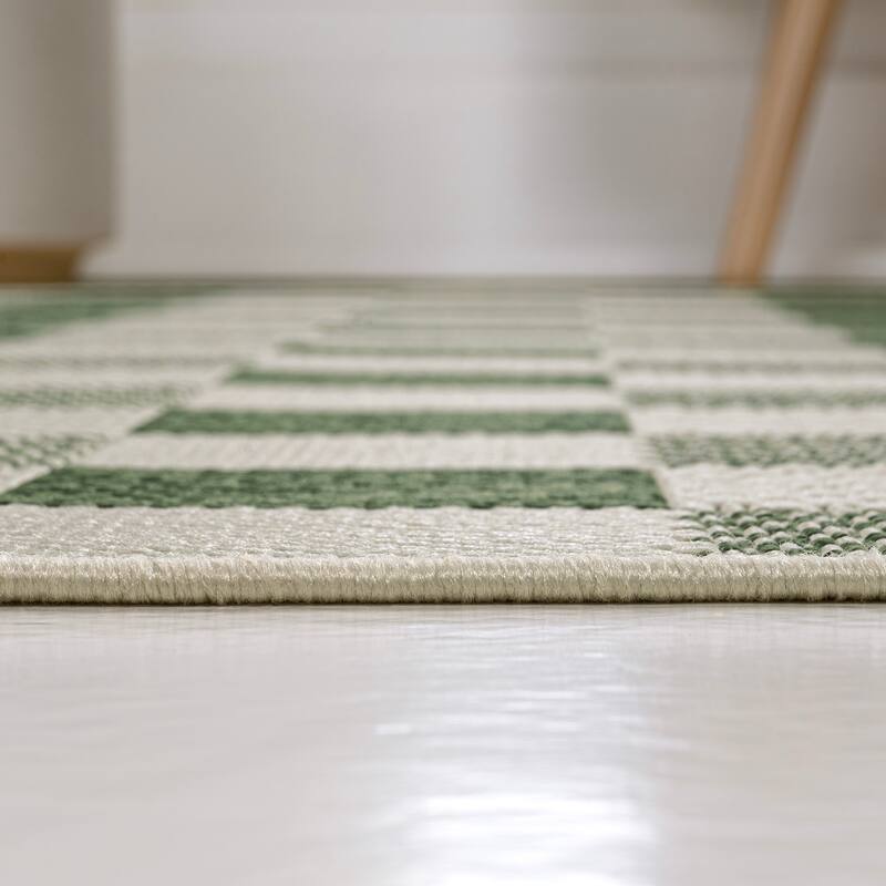 JONATHAN Y Biot Traditional Geometric Bold Gingham Black/Cream Indoor/Outdoor Area Rug