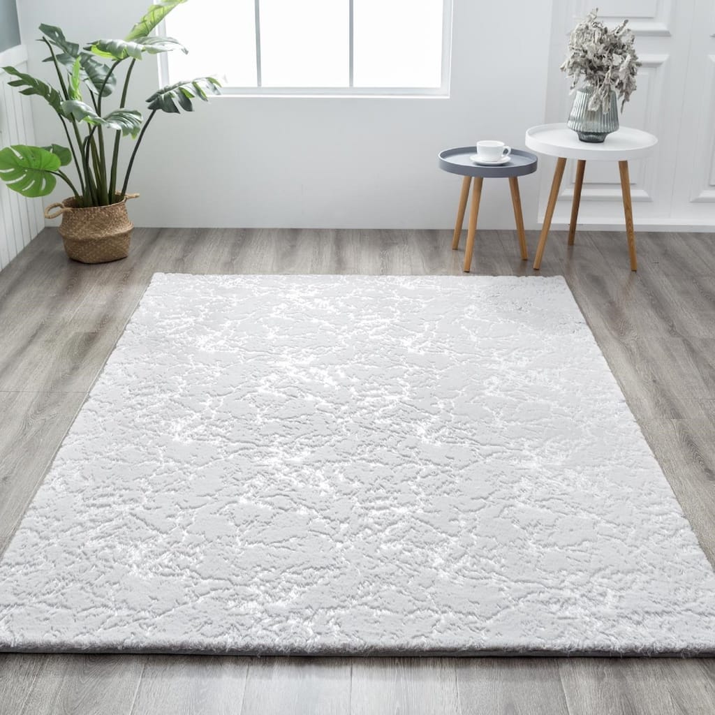 Chryso Collection Abstract Faux-Fur Rug with Foil
