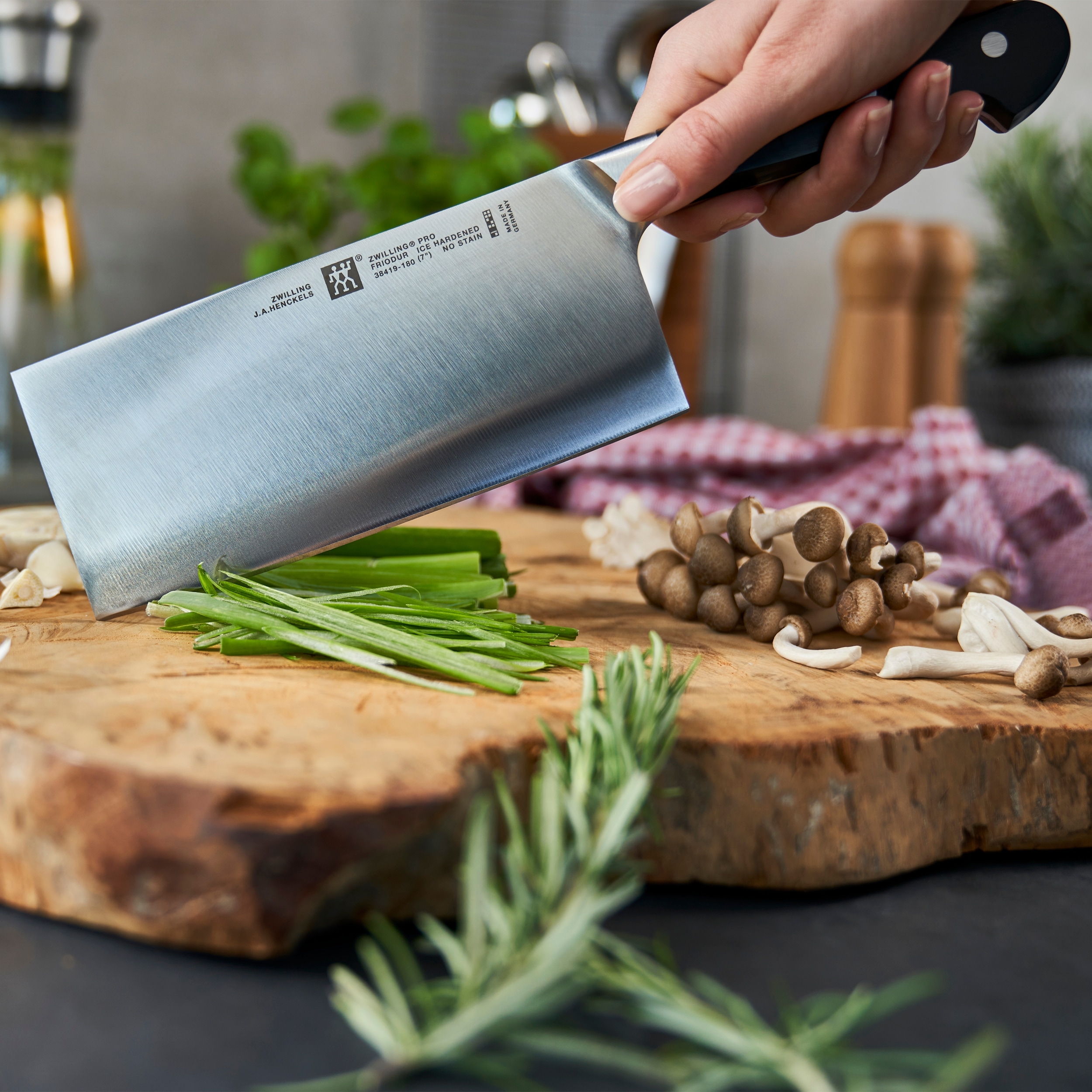 Zwilling J.A. Henckels Pro 7-Inch Chinese Chef's Knife/Vegetable Cleaver