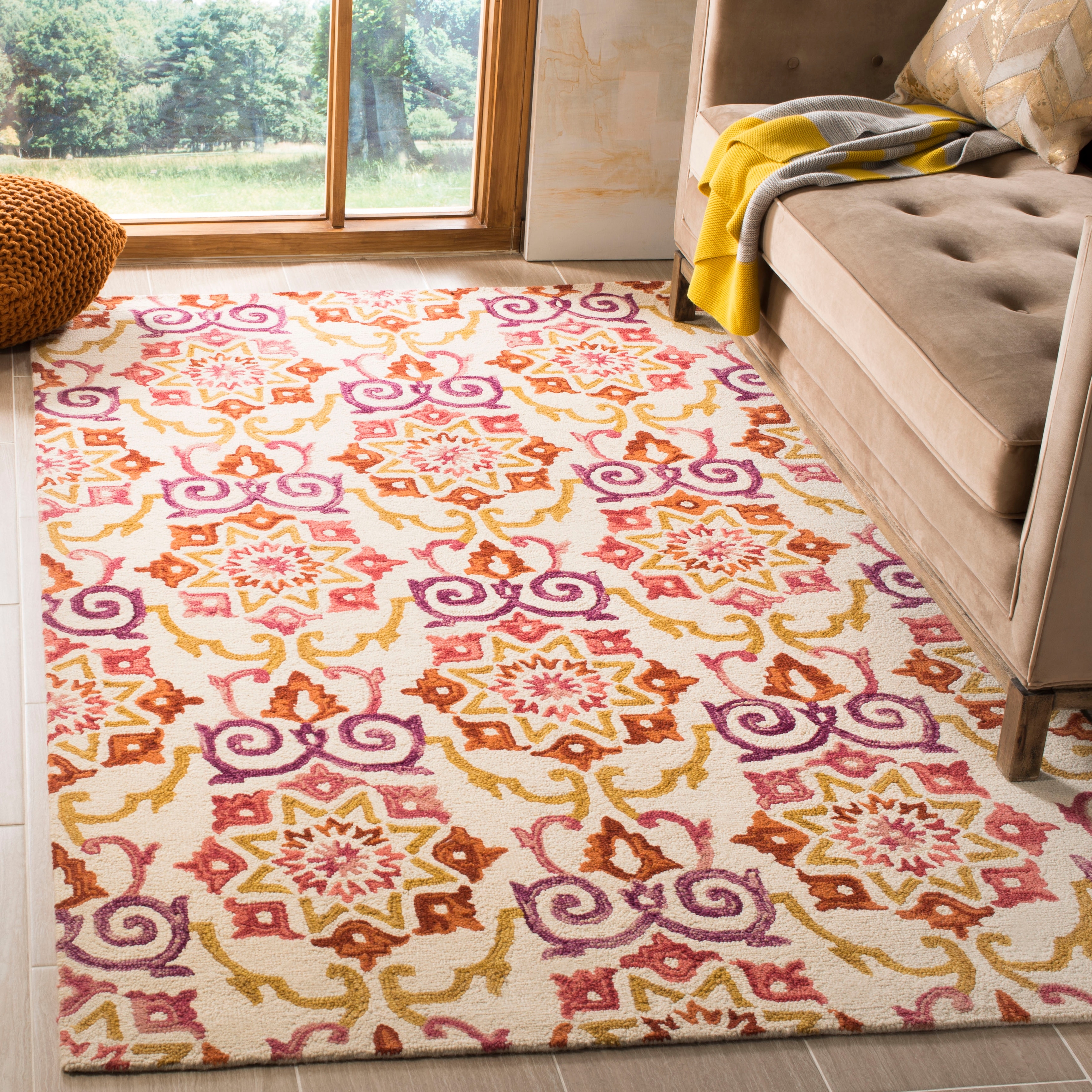 SAFAVIEH Handmade Suzani Fred Boho Tribal Wool Rug