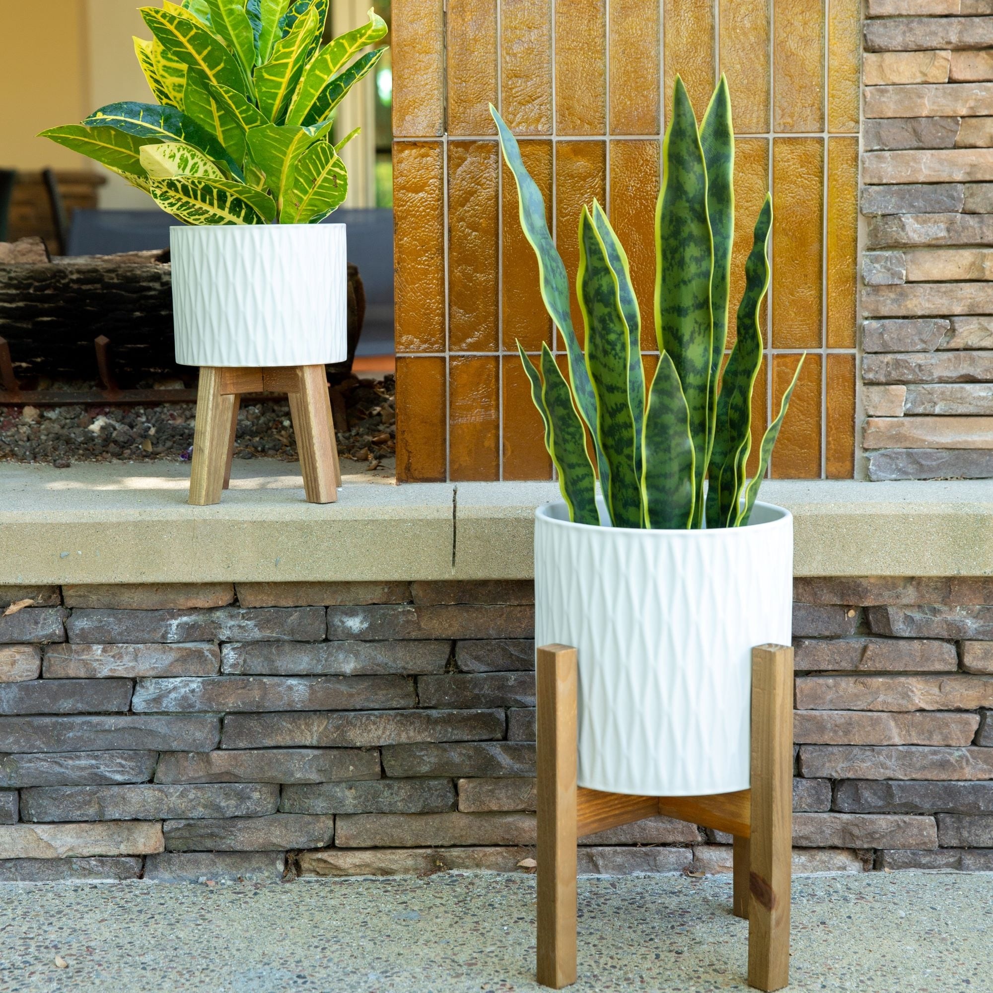 Mid-Century Set of 2 10' & 8" Ridge Ceramic Planter on Wood Stand,Matte White