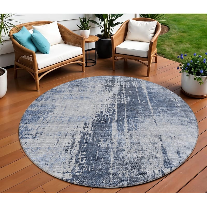 HomeRoots Abstract Transitional Rectangle Outdoor Rug - 8' Round