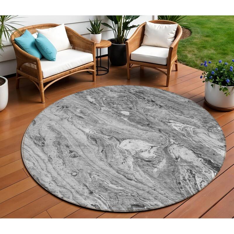 HomeRoots Abstract Transitional Rectangle Outdoor Rug - 8' Round