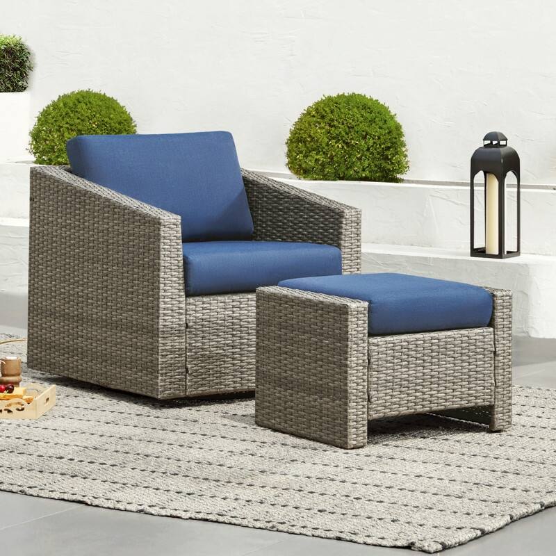 Oakley Outdoor Wicker Patio Furniture Swivel Chair