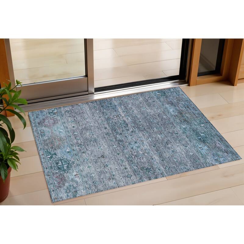 HomeRoots Floral Transitional Rectangle Outdoor Rug - 3' x 5'
