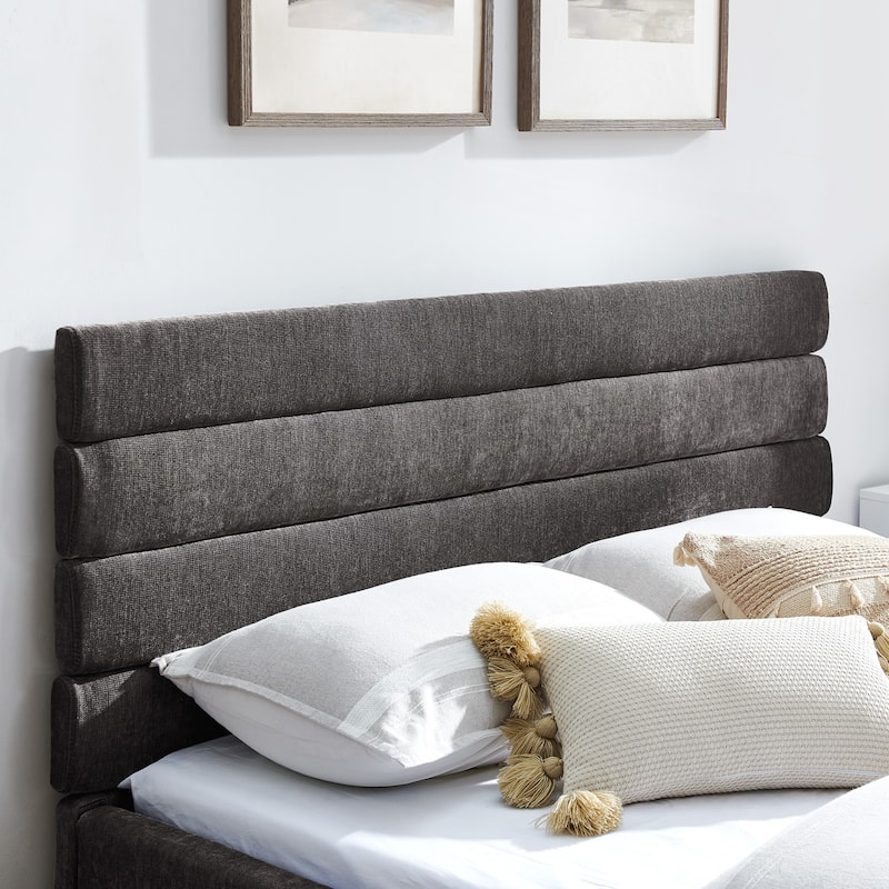 Comfortable Queen-Size Upholstered Bed with Practical Drawers