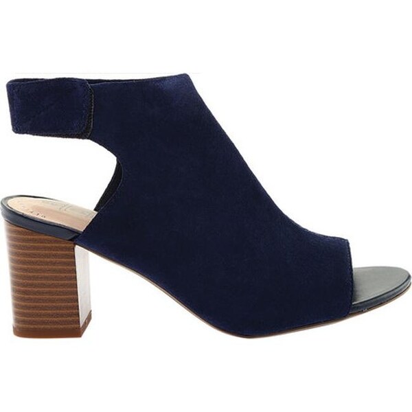 deva bell clarks