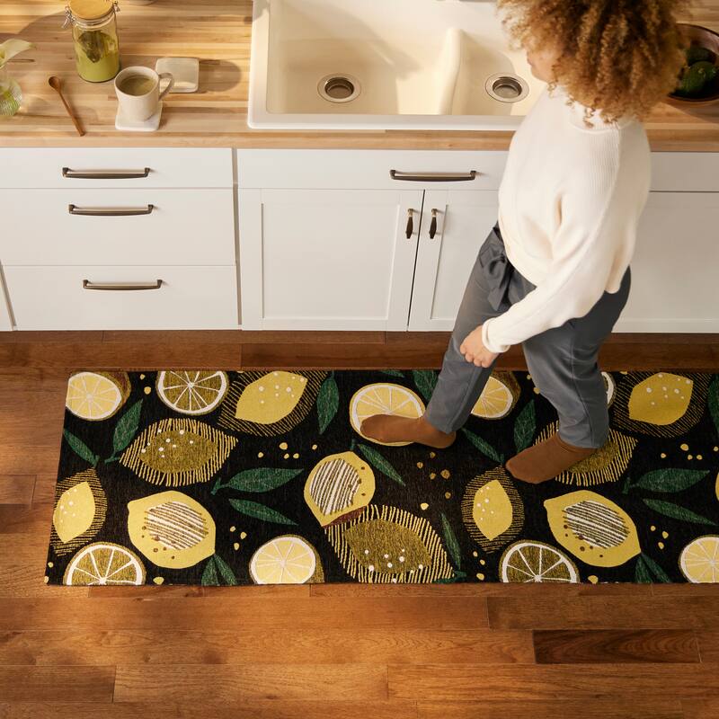 TOWN & COUNTRY LUXE Livie Fresh Lemon Everwash Washable Non-Slip Backing Kitchen Mat