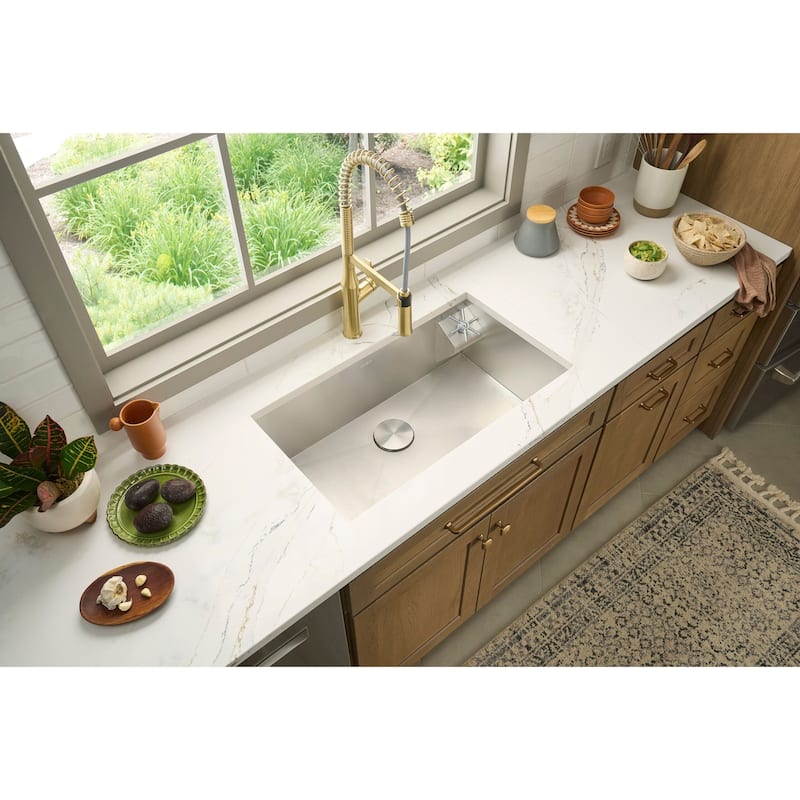 Ruvati 30-inch Undermount 16 Gauge Stainless Steel Rounded Corners Kitchen Sink - RVH7533