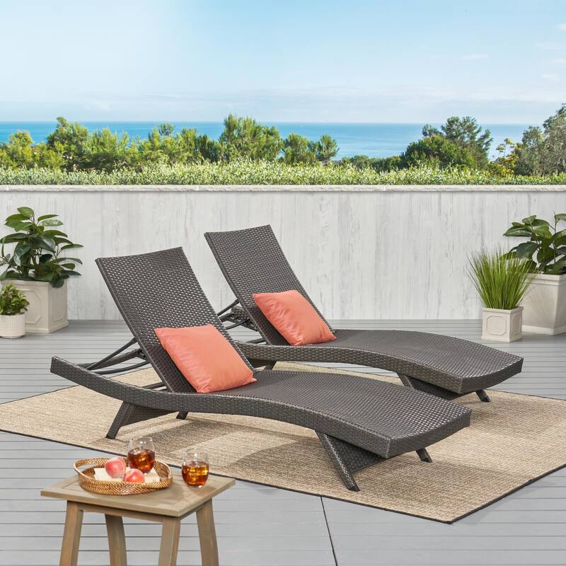 Modern Outdoor Aluminum Frame Wicker Recliner