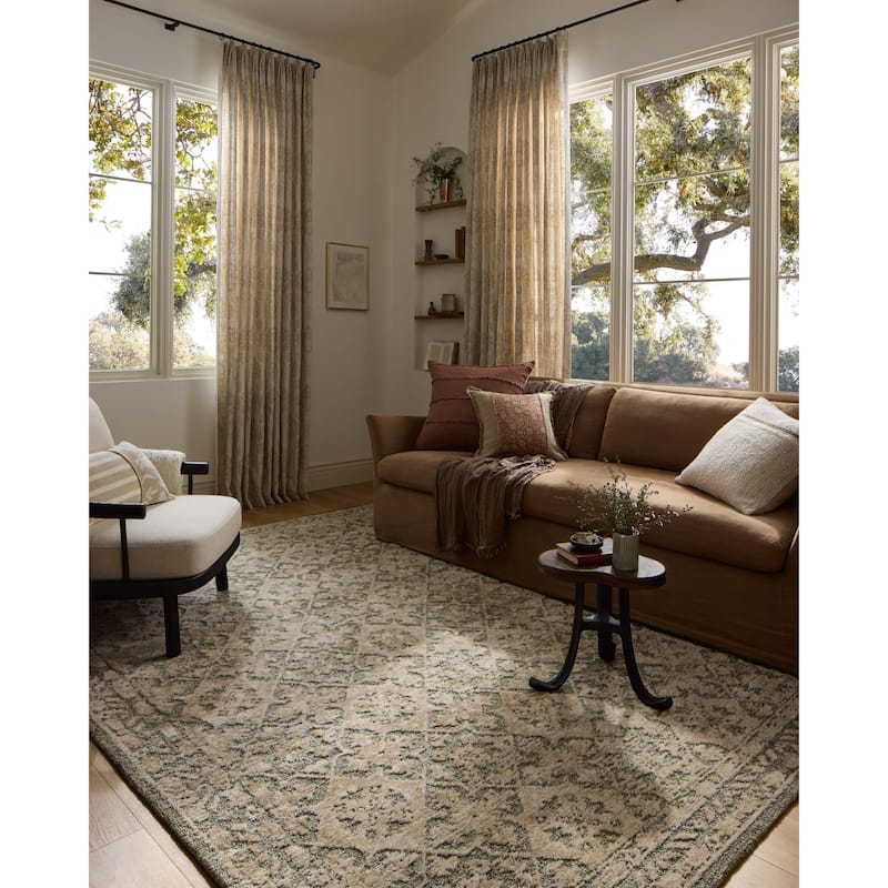 Alexander Home Paxen Traditional Area Rug - 2'-3" x 3'-9"