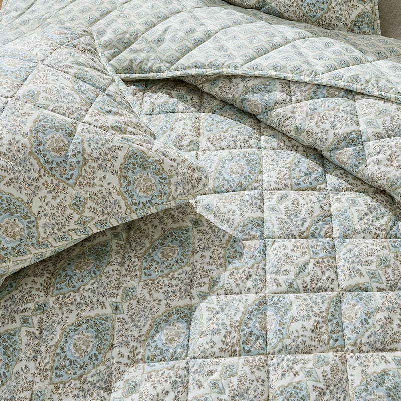 Patina Vie Maison Vintage Floral Printed Quilt Set with Shams