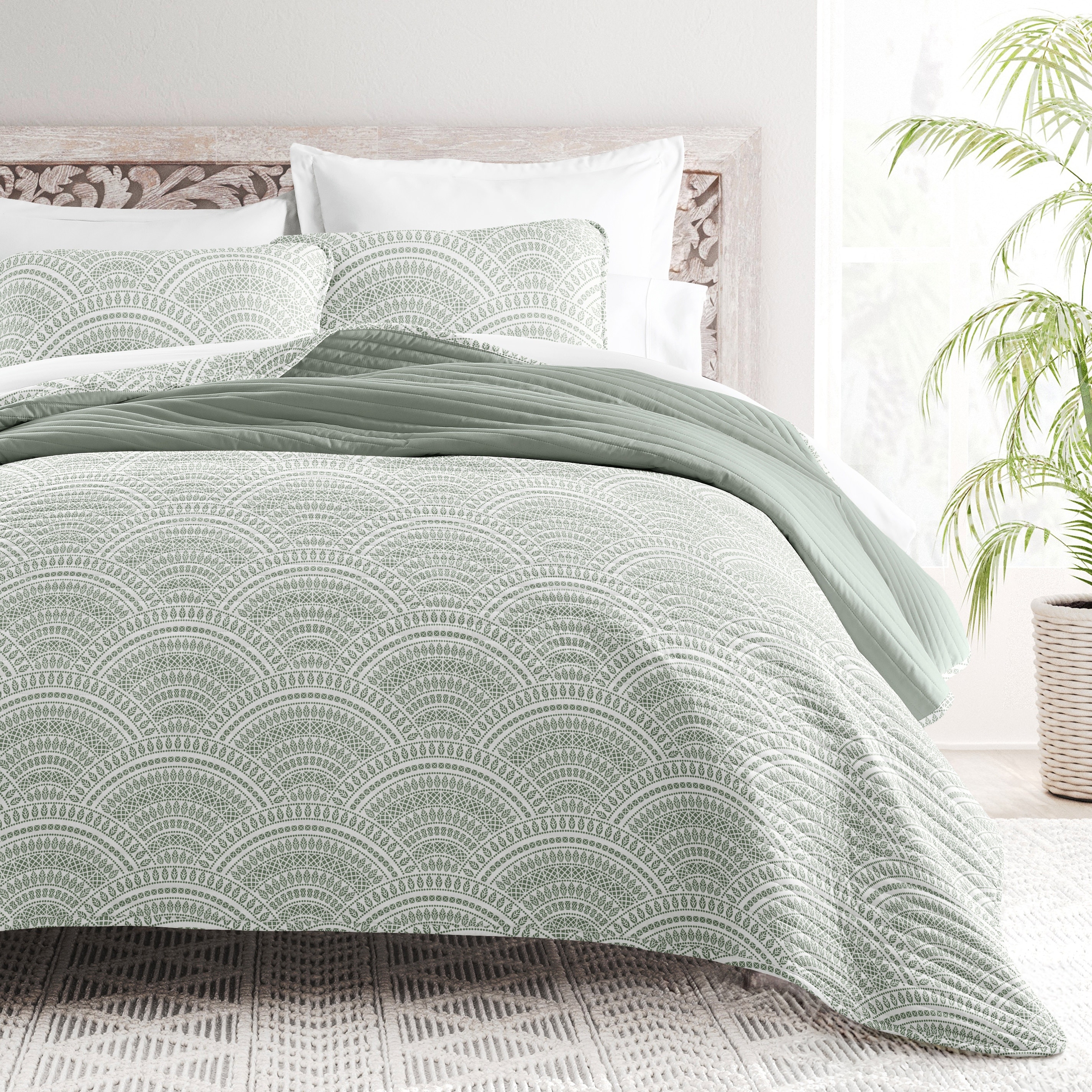 Becky Cameron All Season 3 Piece Scallop Reversible Quilt Set with Shams