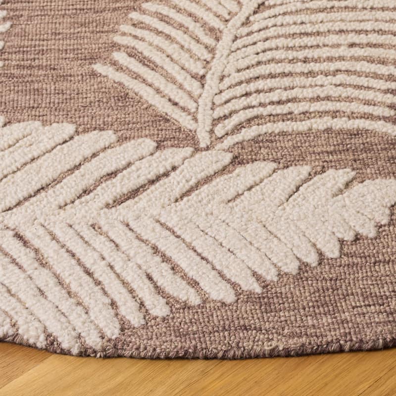 SAFAVIEH Hand-Tufted Jardin Seral Patterned Wool Rug